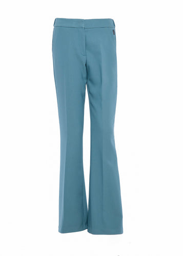 Groene Broek van Dame Blanche, Filou-935 Jasmi Pool, is een stijlvolle broek met wijde pijpen en een persvouw, model flared. Broek heeft elastiek in de tailleband en is verkrijgbaar in de kleuren : Pool, Zwart.