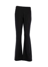 Afbeelding in Gallery-weergave laden, Zwarte Stijlvolle broek van Dame Blanche, Filou-935 Jasmi Black, is een broek met wijde pijpen en een persvouw, model flared. Broek heeft elastiek in de tailleband. Deze broek is verkrijgbaar in de kleuren : Pool, Zwart.
