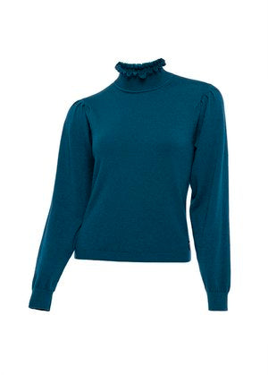 Petrol Sweater, Dame Blanche Trui CABI 997 Best Petrol is een mooie dunne knitwear sweater met een turtle neck met ruches. Combineer deze sweater met de FILOU broek van Dame Blanche. 
