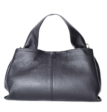 Afbeelding in Gallery-weergave laden, Zwarte Lederen Tas Bella is een stevige handtas met een schouderband. Aan de binnenzijde zit een ritssluiting en de tas sluit met een magneetsluiting. De tas komt met een verstelbaar en afneembaar lang hengsel. Tas Bella is ook crossbody te dragen en is verkrijgbaar in verschillende kleuren: zwart, beige. Losse &#39;bagstraps&#39; zijn verkrijgbaar.
