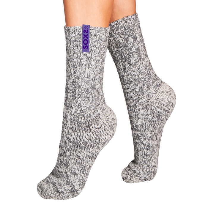 SOXS Dames Medium Purple Sapphire, SOX3504, deze sokken hebben een paars label. Door een combinatie van traditioneel schapenwol en moderne technologie heeft SOXS een wollen sok ontwikkeld die niet kriebelt. 100% anti-prikgarantie en met deze sokken heb je geen last meer van koude voeten.