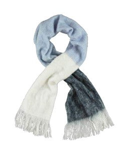 Prachtige sjaal van Moment by Moment in colorblock wit, baby blauw en antraciet. Sjaal item referentie 53.319-21 in de kleur 106 Carib Blue uit de Nordic Night Collectie. Met deze sjaal ben je helemaal klaar voor het najaar.