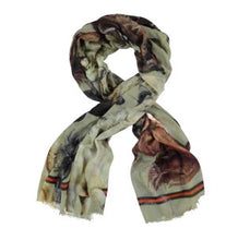 Load image into Gallery viewer, Prachtige sjaal van Moment by Moment in bruin, multicolor. Sjaal item referentie 54.409-21/3187/57 in de kleur 400 Brown uit de Country Romance Collectie. Met deze sjaal ben je helemaal klaar voor het najaar.
