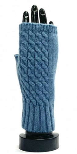 Blauwe vingerloze handschoenen, polswarmers van viscose. Deze gebreide polswarmers met leuk kabelpatroon zijn verkrijgbaar in verschillende kleuren: Zwart, Offwhite, Groen, Roze, Grijs, Taupe, Oud Roze, Blauw.