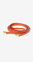 Load image into Gallery viewer, Lederen Wikkelriem Metallic Oranje
