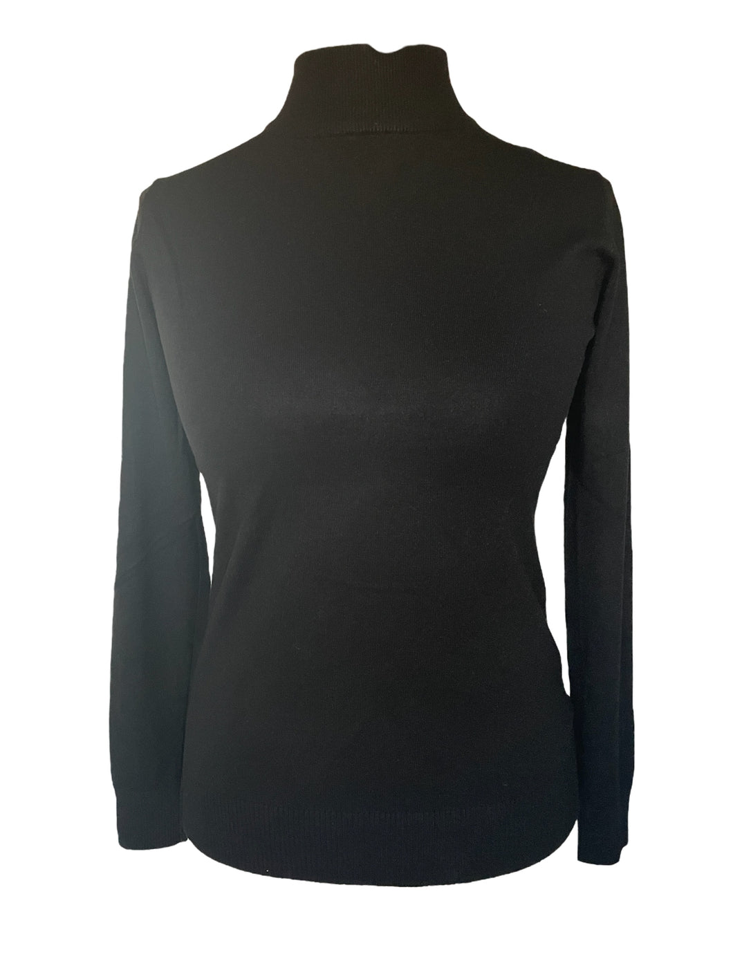 Trui Turtleneck heeft lange mouwen en is een heerlijk zachte dunne trui met cashmere. Deze trui is verkrijgbaar in verschillende kleuren: ecru, zwart, kobalt.
